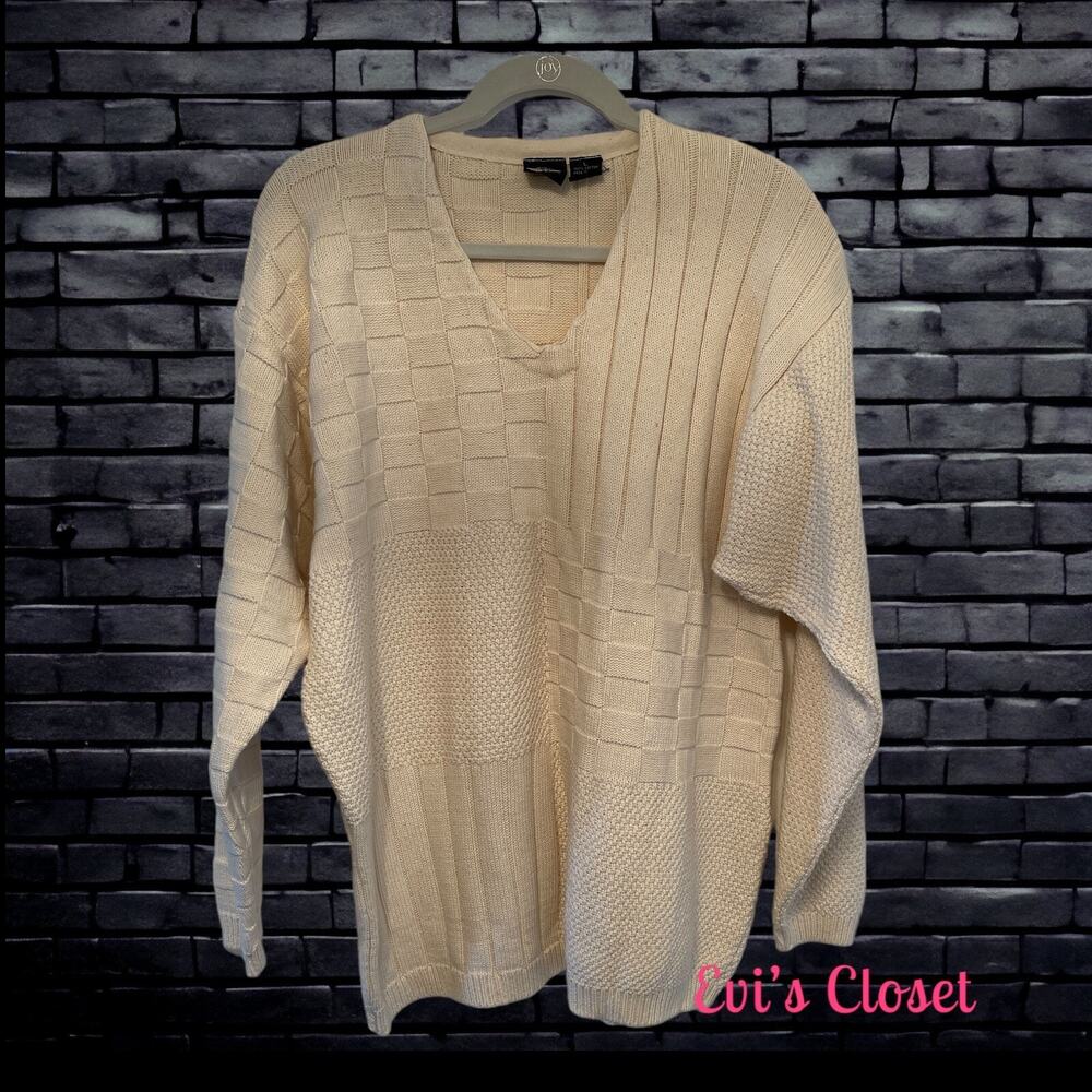 Dockers Women Sweater Ivory , Size Large, V Neck. 100% Cotton.